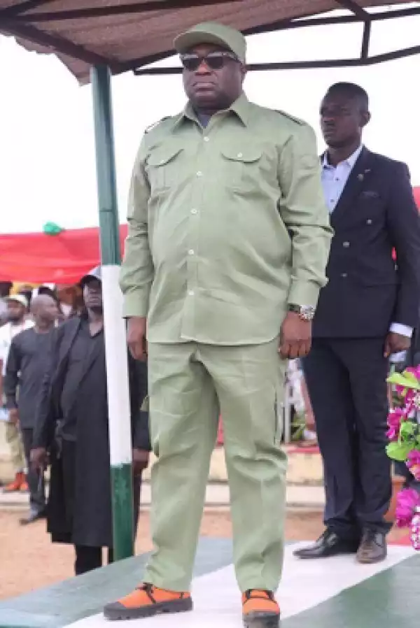 Photos of Abia State Governor, Ikpeazu dressed in made-in Aba NYSC uniform